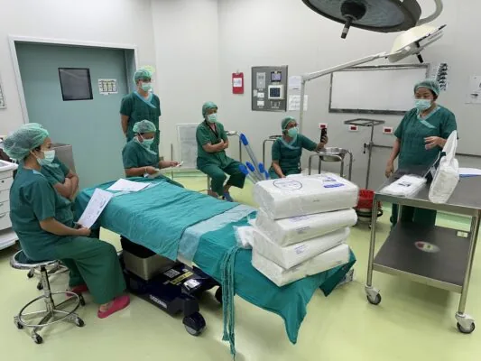 ทีมกรีนแฟมิลี่ สาธิตผลิตภัณฑ์ในห้องผ่าตัด