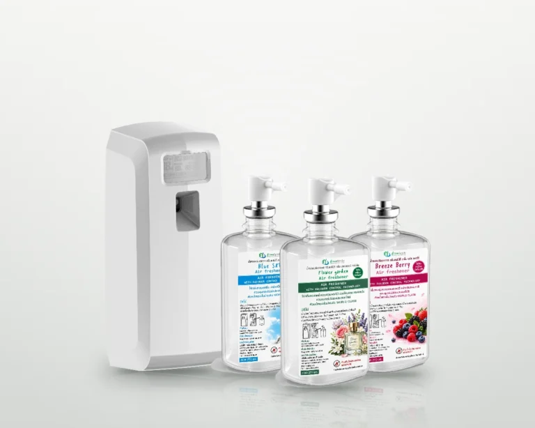 เครื่องพ่นน้ำหอม Green Family พร้อมน้ำหอมรีฟิล 3 กลิ่น Blue Sky, Flower Garden และ Breeze Berry